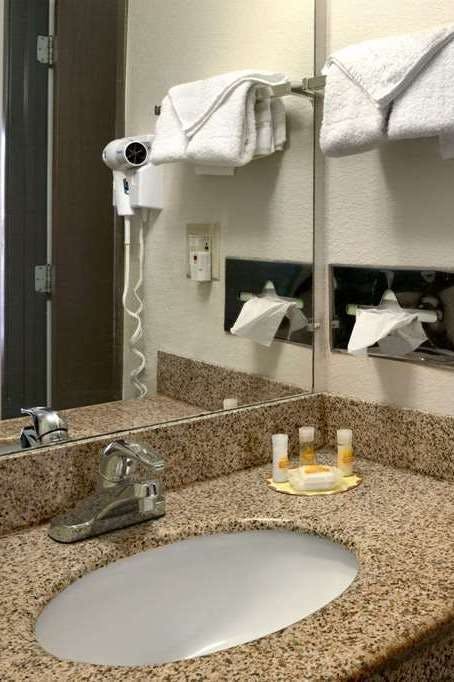 Hotel Days Inn by Wyndham Cloverdale Greencastle photo 4