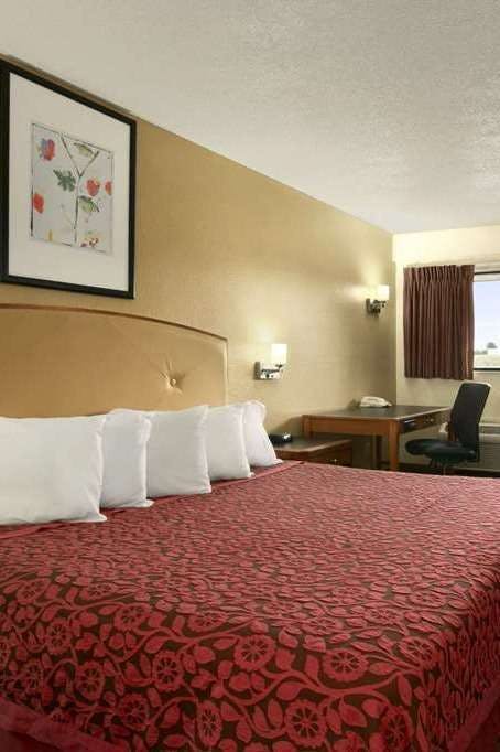 Hotel Days Inn by Wyndham Cloverdale Greencastle photo 1