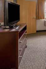 Hotel Super 8 by Wyndham Woodburn photo 3