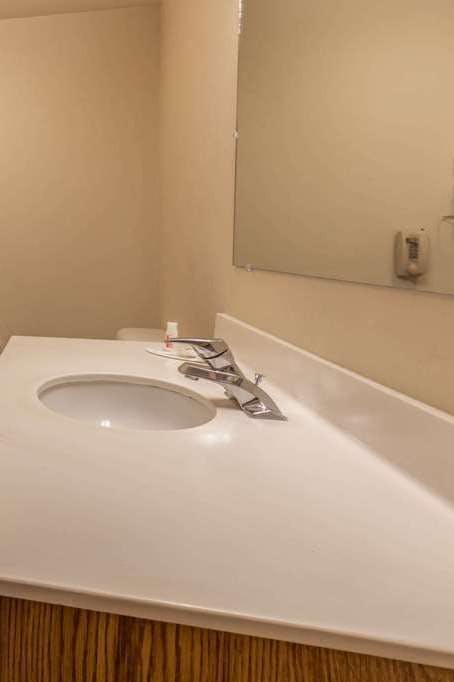 Hotel Super 8 by Wyndham Woodburn photo 4