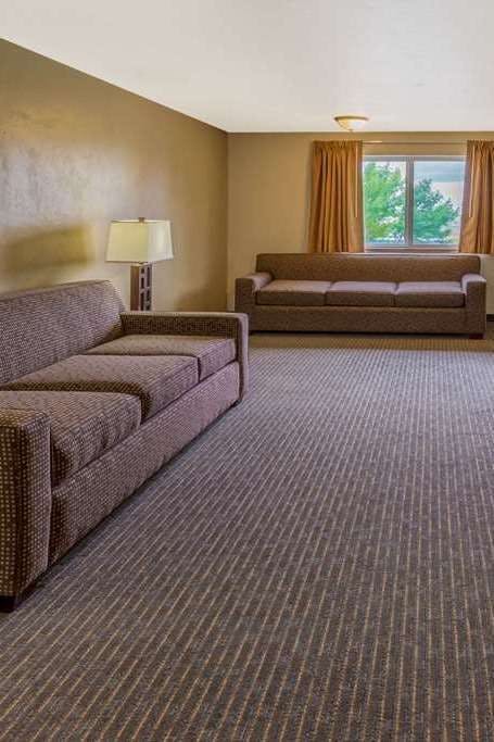 Hotel Super 8 by Wyndham Woodburn photo 5