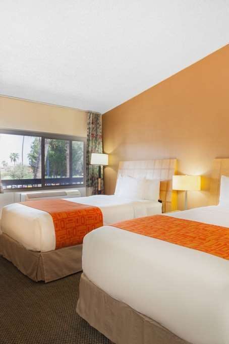 Hotel Howard Johnson by Wyndham Yuma photo 2