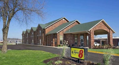 Super 8 by Wyndham Strafford/Springfield Area