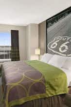 Hotel Super 8 by Wyndham Strafford/Springfield Area photo 1