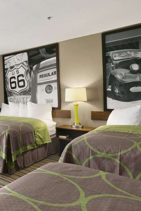 Hotel Super 8 by Wyndham Strafford/Springfield Area photo 3