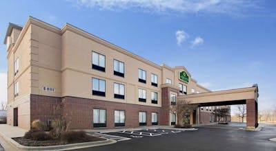 La Quinta Inn & Suites by Wyndham Springfield Airport Plaza