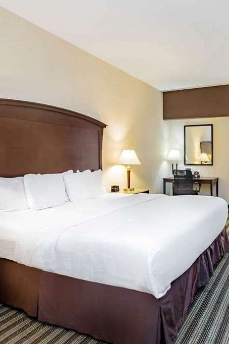 Hotel La Quinta Inn & Suites by Wyndham Fowler photo 1