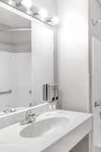Hotel Super 8 Victoria North Mall A photo 4