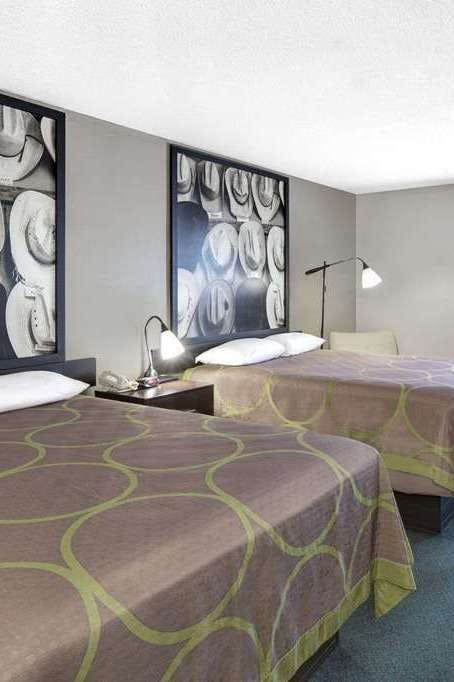 Hotel Super 8 by Wyndham Victoria/North/Mall Area photo 2