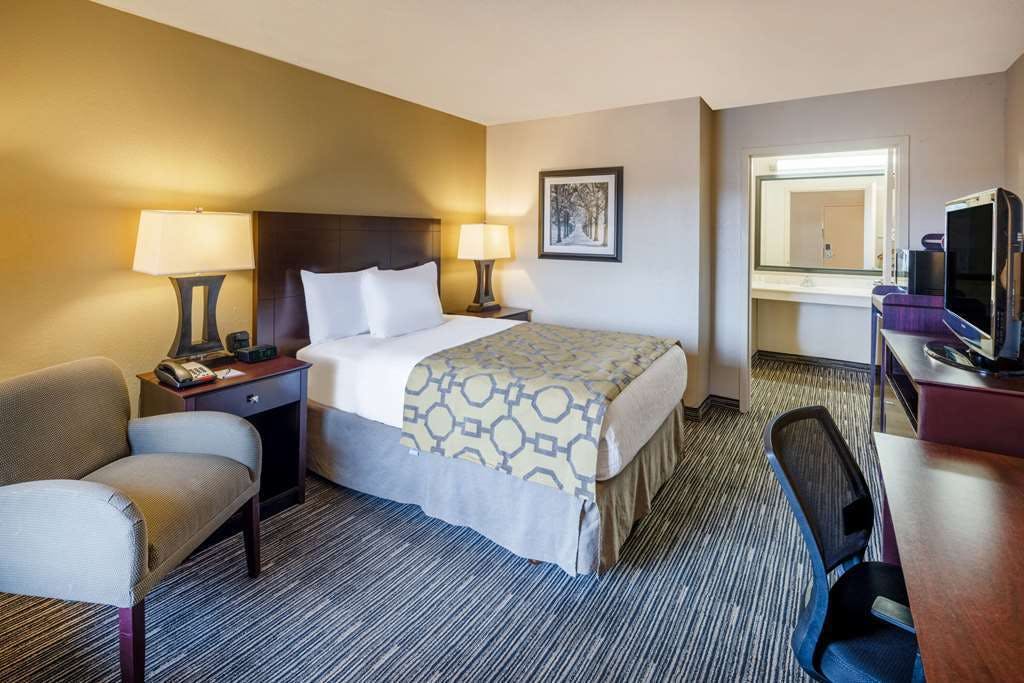 Hotel Baymont by Wyndham Columbus GA photo 1