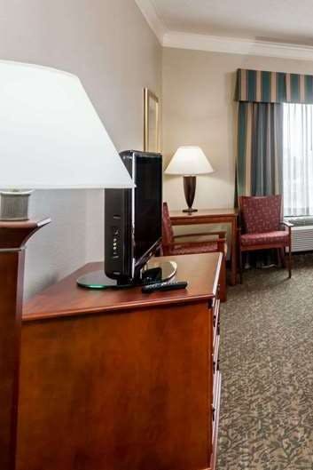 Hotel Baymont by Wyndham Madisonville photo 4