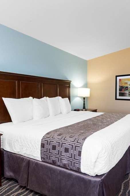 Hotel Baymont by Wyndham Kennewick WA photo 1