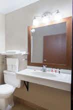 Hotel Super 8 Iowa City/Coralville photo 4