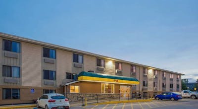 Super 8 by Wyndham Iowa City/Coralville