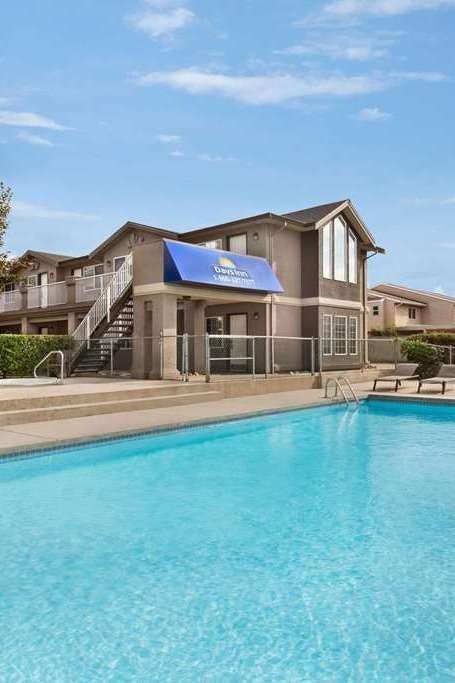 Hotel Days Inn by Wyndham Kelowna photo 4