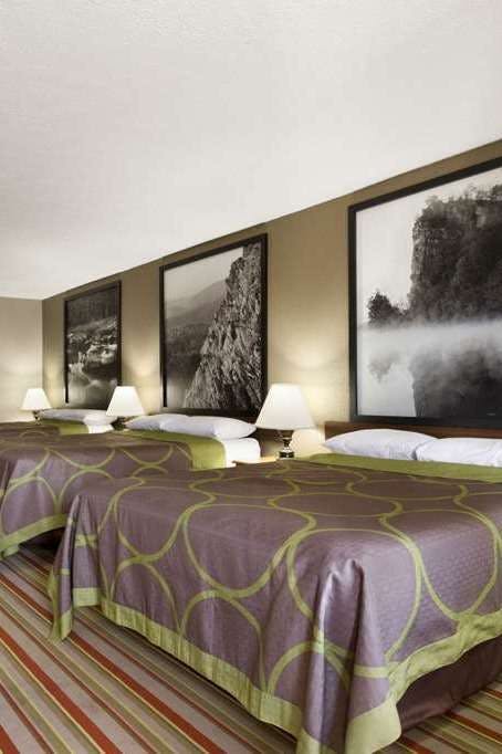 Hotel Super 8 by Wyndham Fort Chiswell/Wytheville Area photo 2