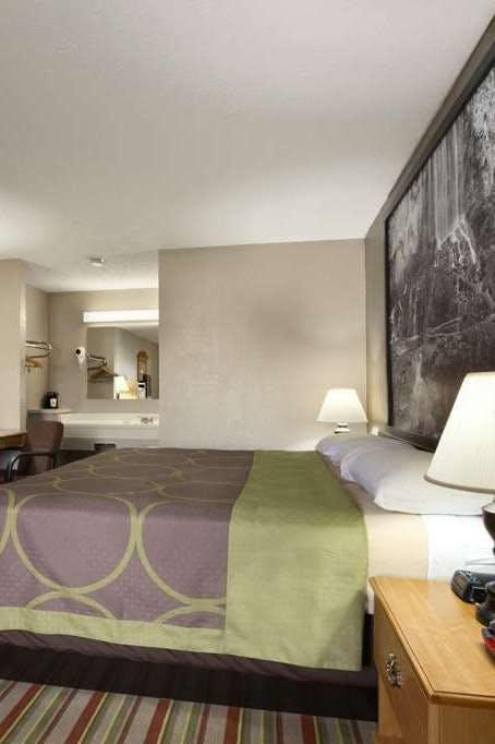 Hotel Super 8 by Wyndham Fort Chiswell/Wytheville Area photo 1