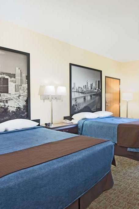 Hotel Super 8 Grove City photo 3