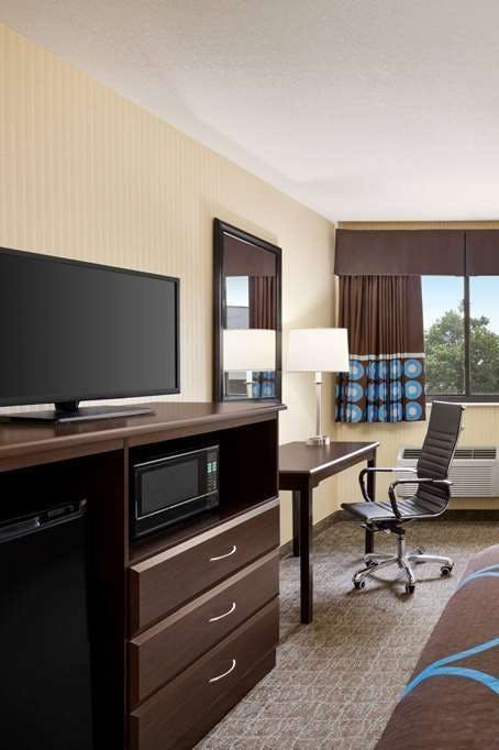 Hotel Super 8 Grove City photo 4