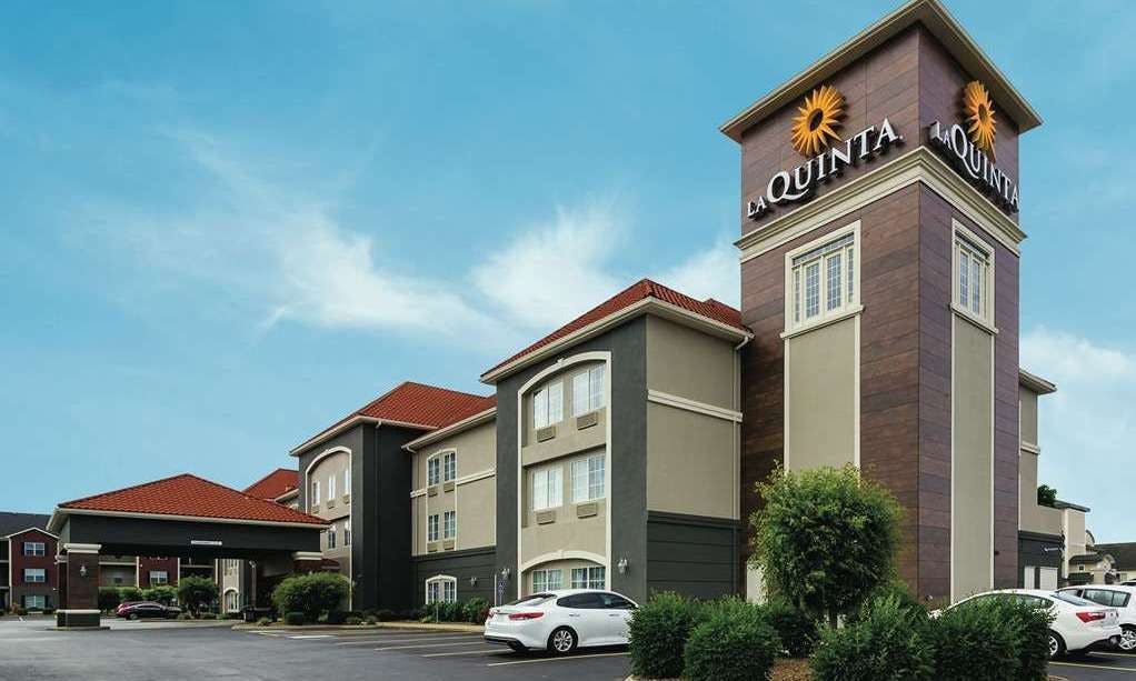 Hotel La Quinta Inn & Suites by Wyndham Bowling Green photo 1