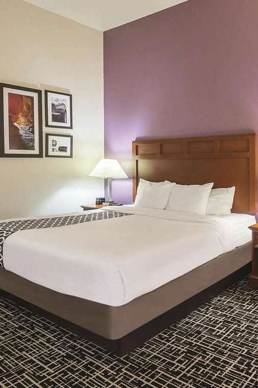 Hotel La Quinta Inn & Suites by Wyndham Bowling Green photo 4