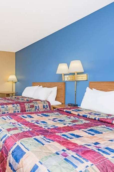 Hotel Days Inn by Wyndham West-Eau Claire photo 2