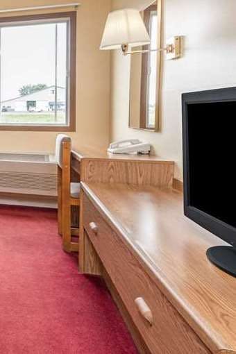 Hotel Days Inn by Wyndham West-Eau Claire photo 3