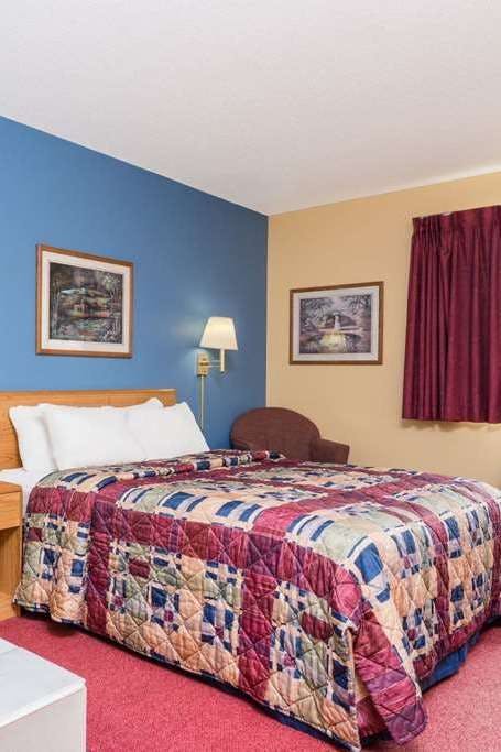 Hotel Days Inn by Wyndham West-Eau Claire photo 1