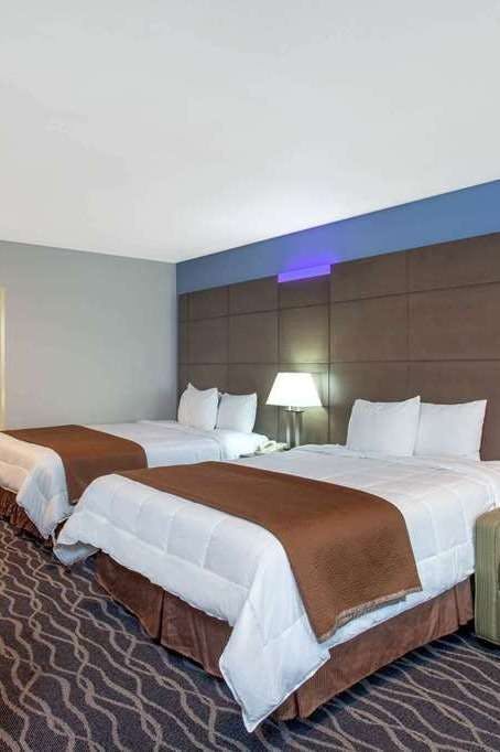 Hotel Travelodge Inn & Suites by Wyndham Anaheim on Disneyland Dr photo 3