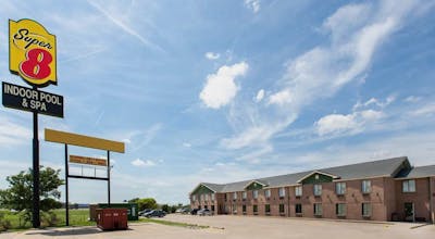 Super 8 by Wyndham Salina I-70