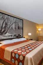 Hotel Super 8 by Wyndham Salina I-70 photo 2