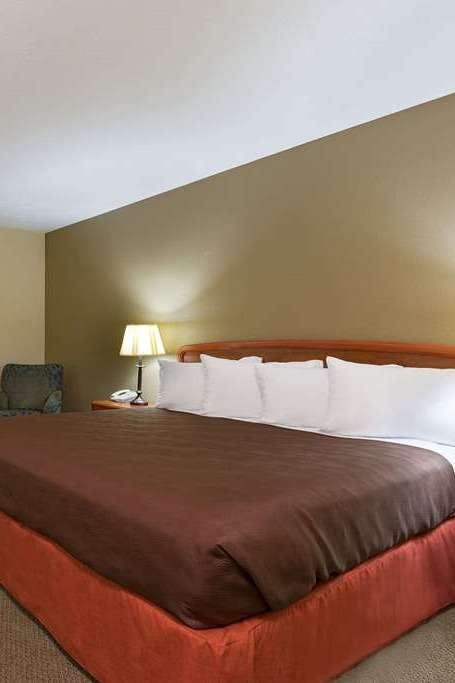 Hotel AmericInn by Wyndham Republic photo 1