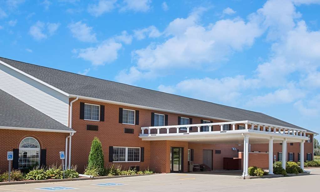 Super 8 by Wyndham New Hampton