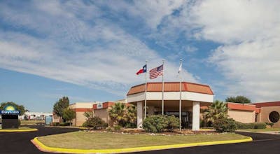 Days Inn by Wyndham Sherman