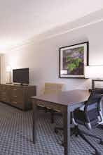 Hotel La Quinta Inn & Suites by Wyndham Dallas Plano West photo 5