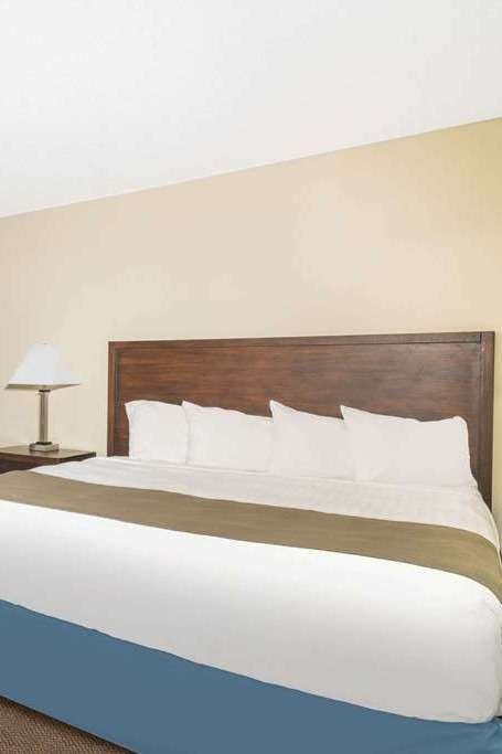 Hotel Days Inn & Suites by Wyndham Baxter Brainerd Area photo 1