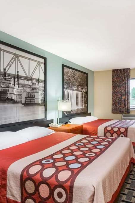 Hotel Super 8 by Wyndham Eddyville/Kuttawa photo 2