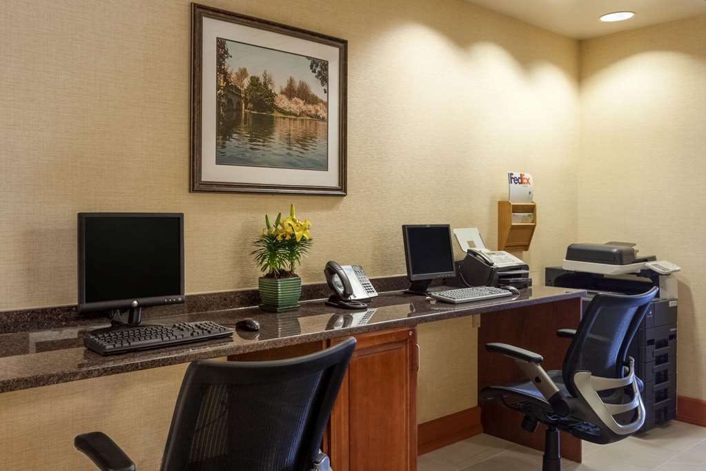 Hotel Wingate by Wyndham Chantilly / Dulles Airport photo 3