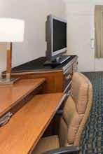Hotel Super 8 By Wyndham Kingsland I-95/Naval Base Area photo 3