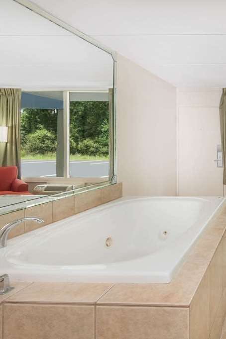 Hotel Super 8 By Wyndham Kingsland I-95/Naval Base Area photo 4