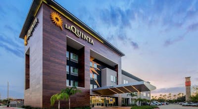La Quinta Inn & Suites by Wyndham McAllen Convention Center