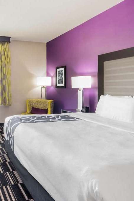 Hotel La Quinta Inn & Suites by Wyndham McAllen Convention Center photo 1