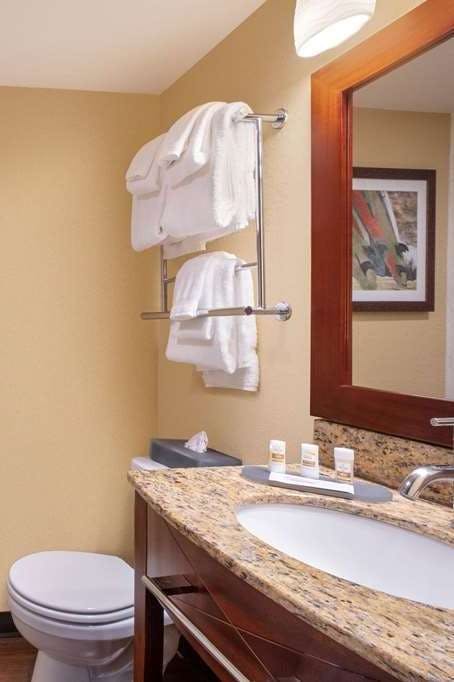 Hotel La Quinta Inn & Suites by Wyndham Cocoa Beach Oceanfront photo 5