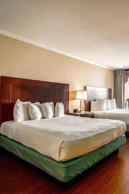 Hotel La Quinta Inn & Suites by Wyndham Cocoa Beach Oceanfront photo 2