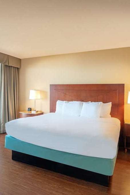 Hotel La Quinta Inn & Suites by Wyndham Cocoa Beach Oceanfront photo 1