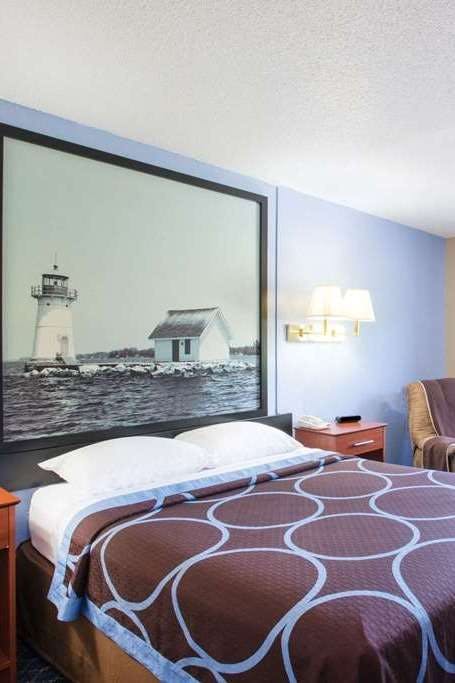 Hotel Super 8 by Wyndham Massena NY photo 1