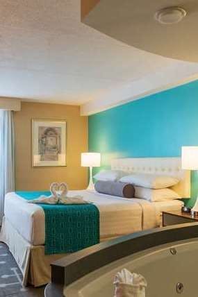 Hotel Howard Johnson Plaza by Wyndham by the Falls / Niagara Falls photo 1