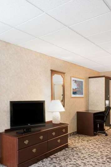 Hotel Ramada Plaza Portland photo 3