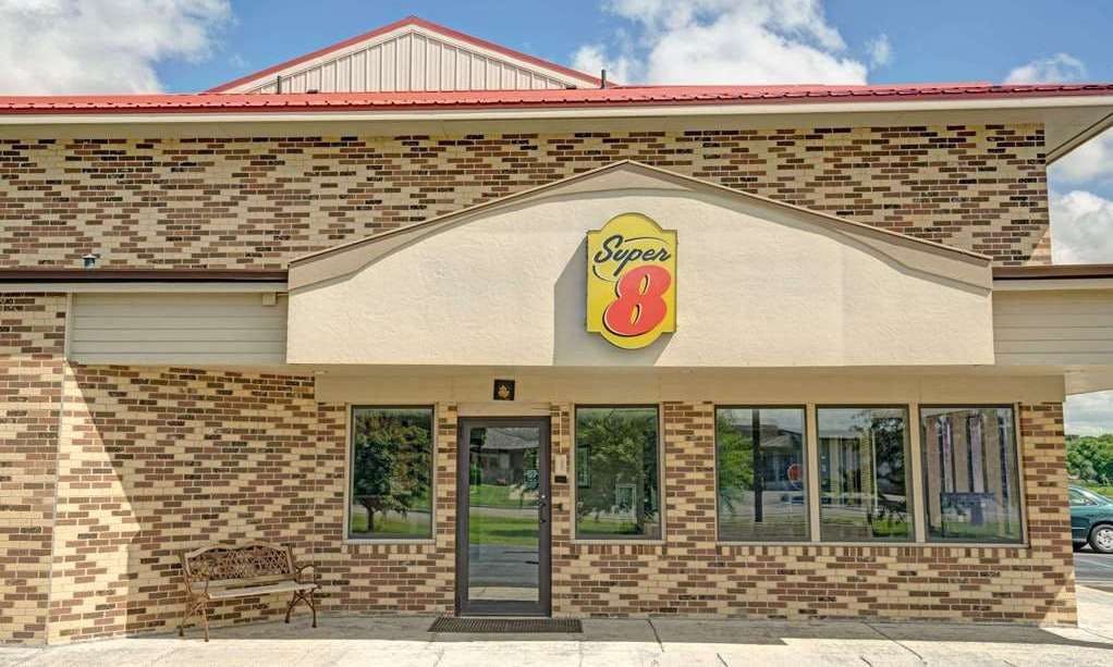 Super 8 by Wyndham Melrose