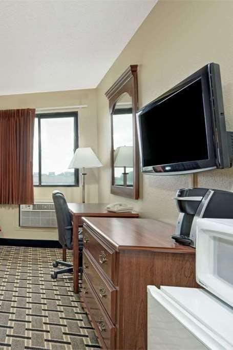 Hotel Super 8 by Wyndham Melrose photo 5